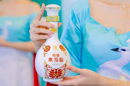升學(xué)宴選什么酒?四特東方韻,品質(zhì)好酒禮敬未來!